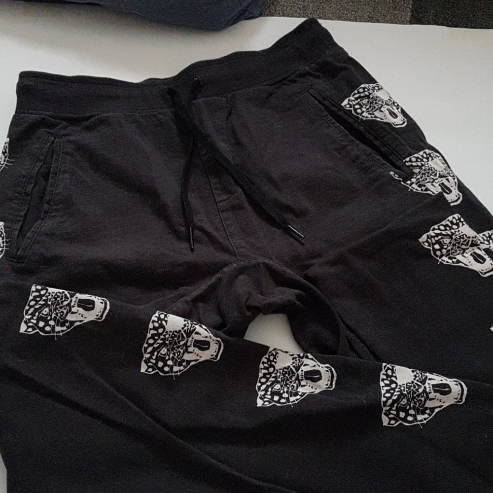 Boys black Munster brand pant with tigers